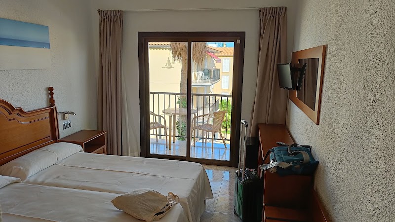 Amoros Hotel photo 2