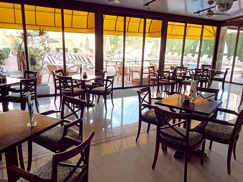 Amoros Hotel photo 7