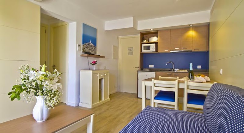 Aparthotel Flora photo 6