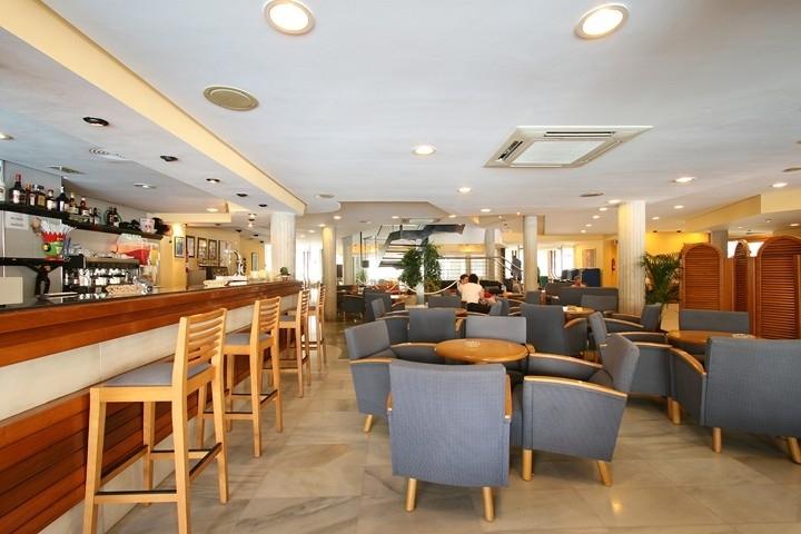 Aparthotel Flora photo 9