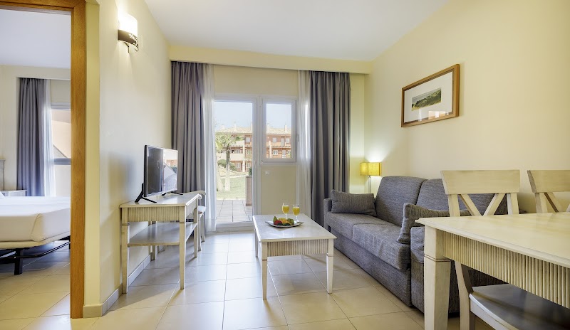 Aparthotel ILUNION Sancti Petri photo 8
