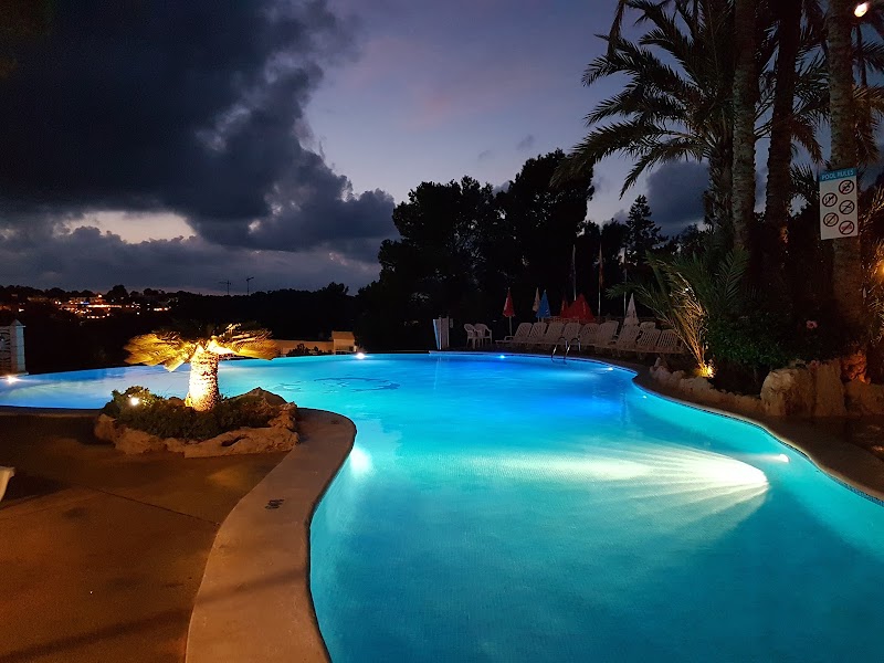 Apartments del Rey photo 6