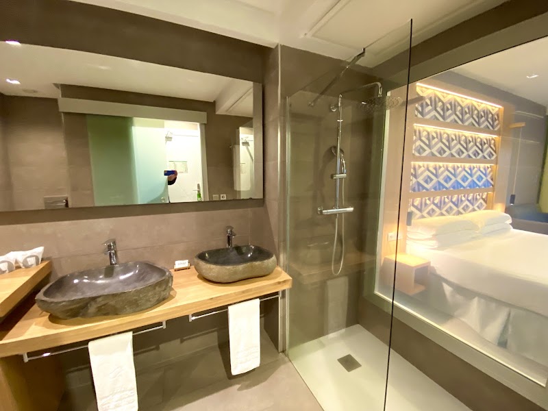 Atlantic Mirage Suites & Spa photo 4