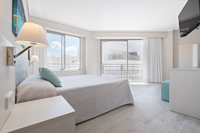 azuLine Hotel Llevant photo 2