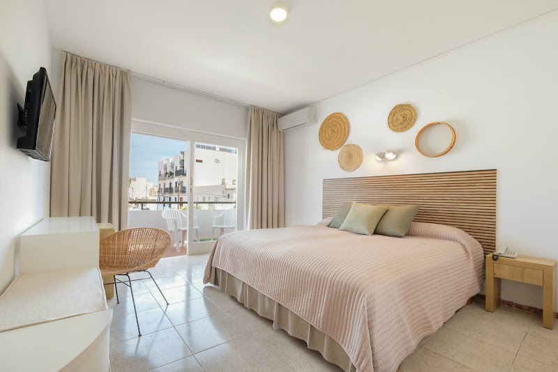 azuLine Hotel Mediterraneo photo 2