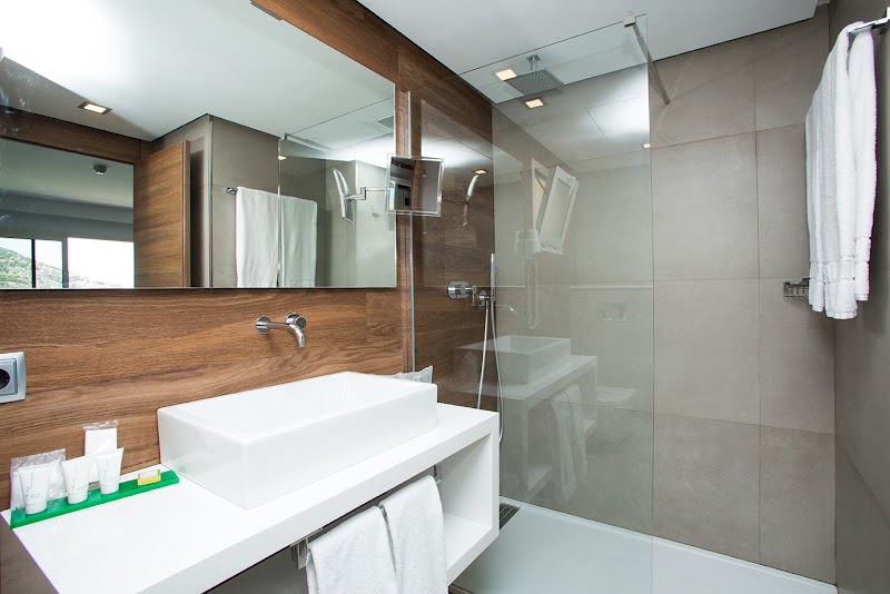 Bahia Suites Camp de Mar photo 4