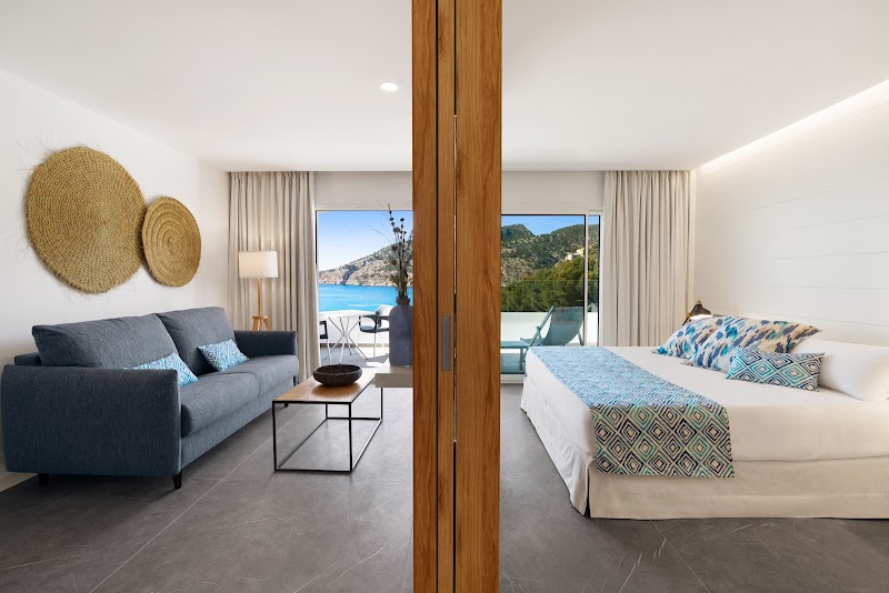 Bahia Suites Camp de Mar photo 6