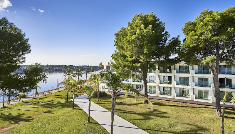 Bellevue Club photo 8