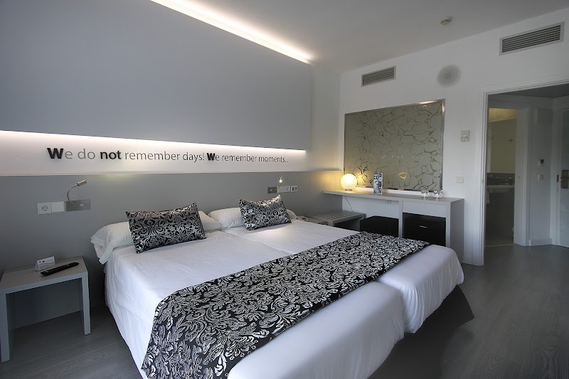 BG Hotel Pamplona photo 2