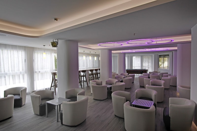 BG Hotel Pamplona photo 9