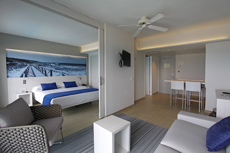 BG Tonga Tower Design Hotel & Suites photo 2
