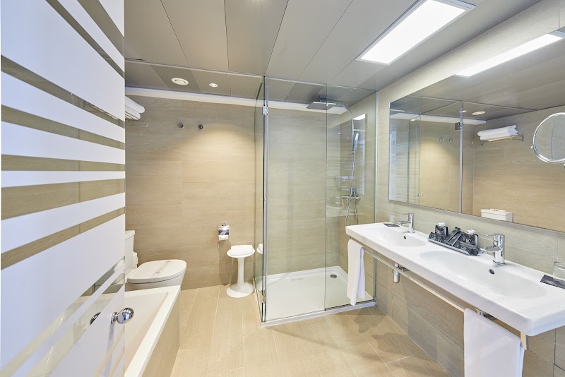 BG Tonga Tower Design Hotel & Suites photo 4