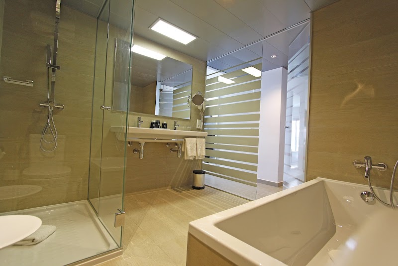 BG Tonga Tower Design Hotel & Suites photo 8