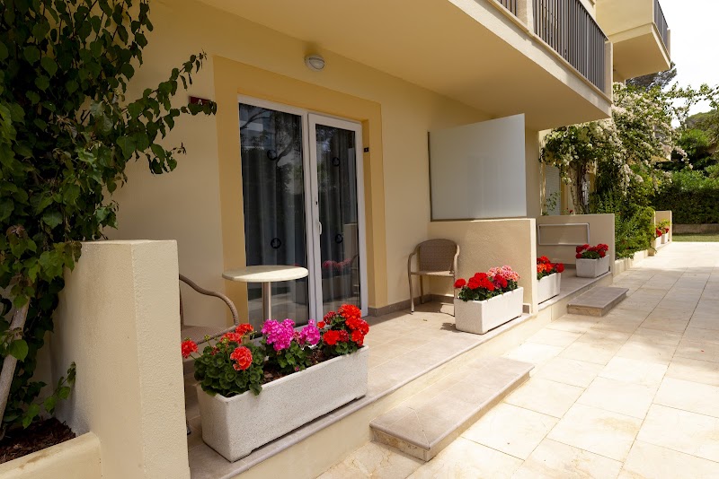 Cabot Tres Torres Apartments