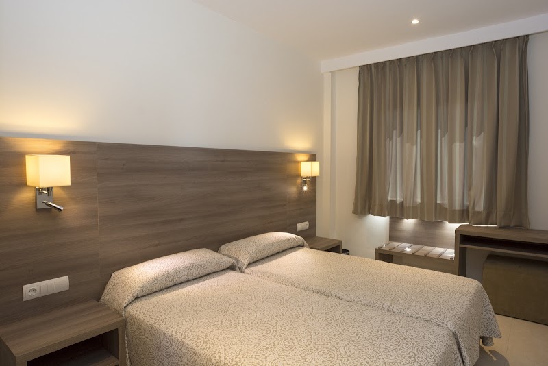 Cabot Tres Torres Apartments photo 2