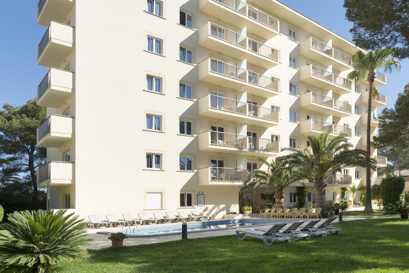 Cabot Tres Torres Apartments photo 4