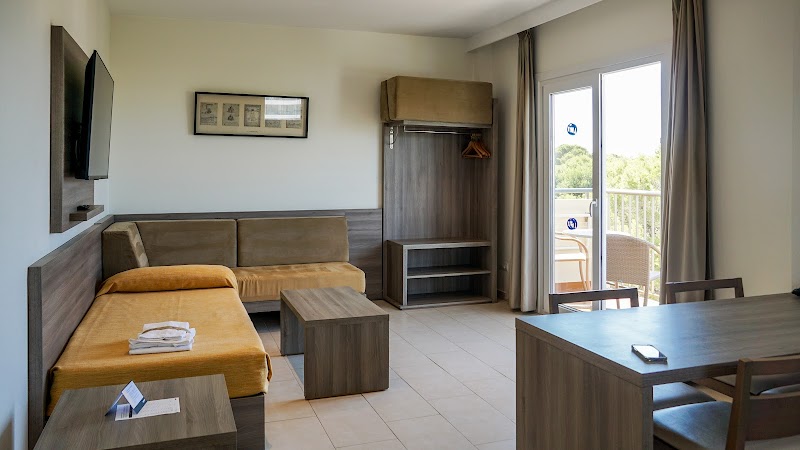 Cabot Tres Torres Apartments photo 7