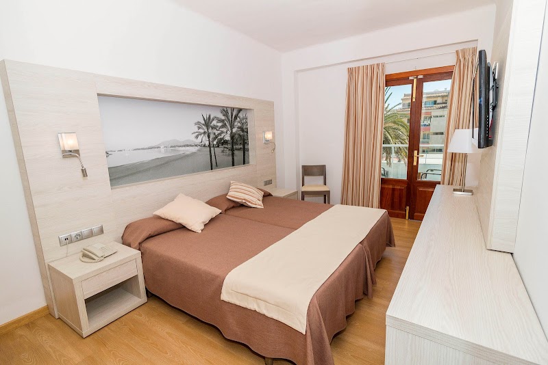 Eix Alcudia Hotel photo 2