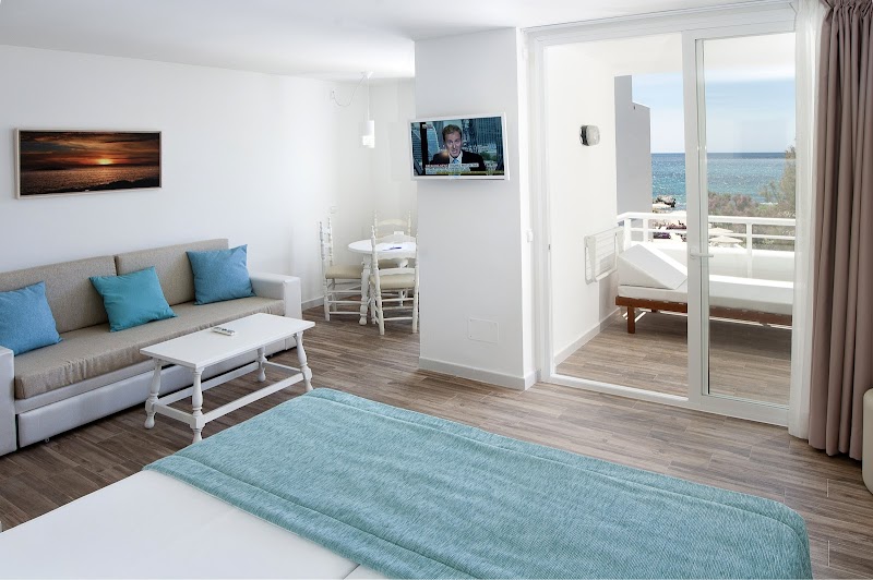 FERGUS Style Cala Blanca Suites photo 2