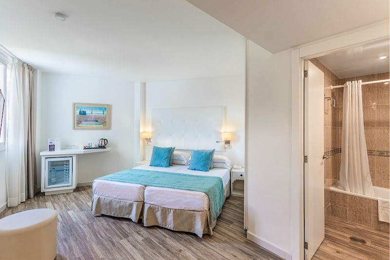 FERGUS Style Cala Blanca Suites photo 5