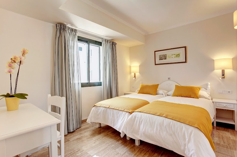 Grupotel Mar de Menorca photo 2