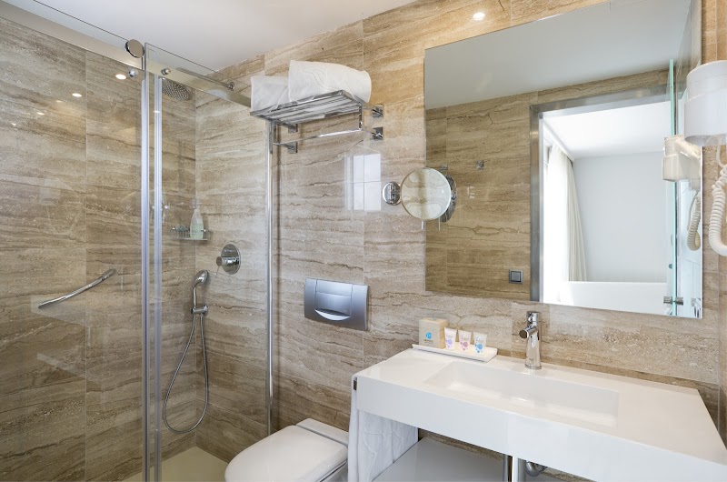 Grupotel Orient photo 4