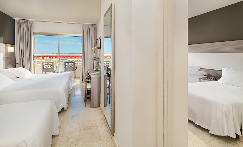 H10 Cambrils Playa photo 2