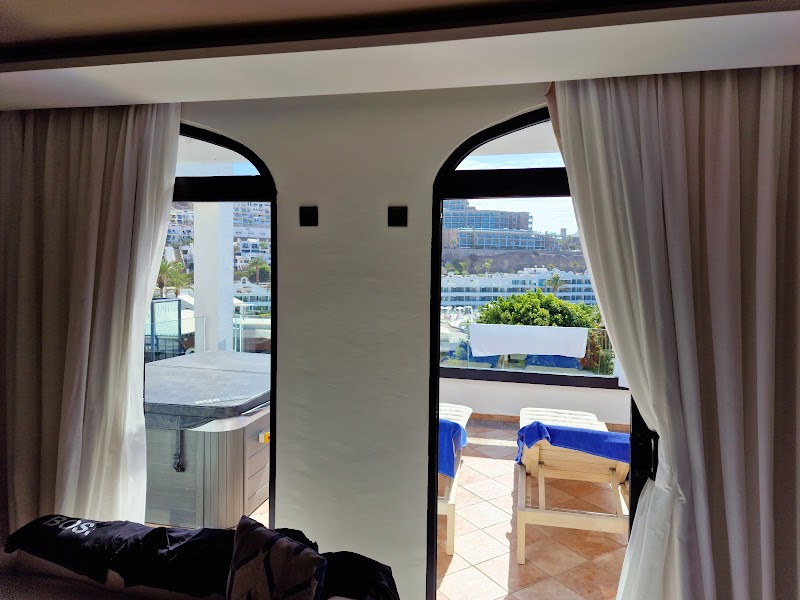 H10 Costa Mogan photo 2