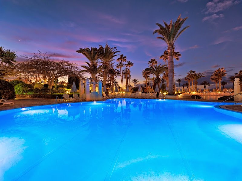 H10 Las Palmeras photo 3