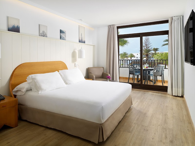 H10 Suites Lanzarote Gardens photo 2