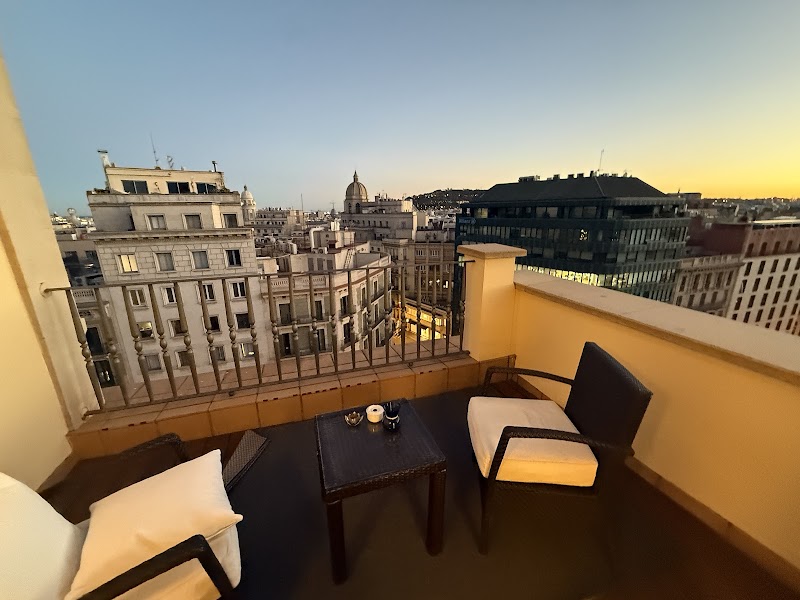H10 Universitat photo 9