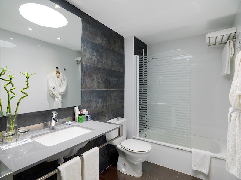 H10 White Suites photo 6