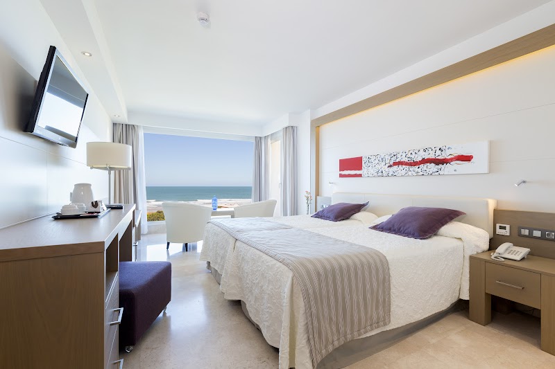 Hipotels Playa La Barrosa photo 2