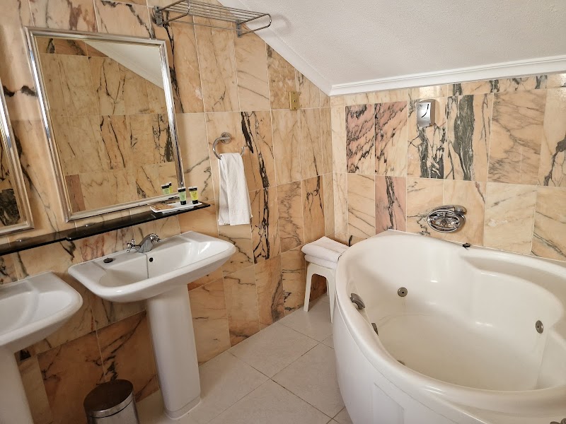 Hollywood Mirage Excel photo 4