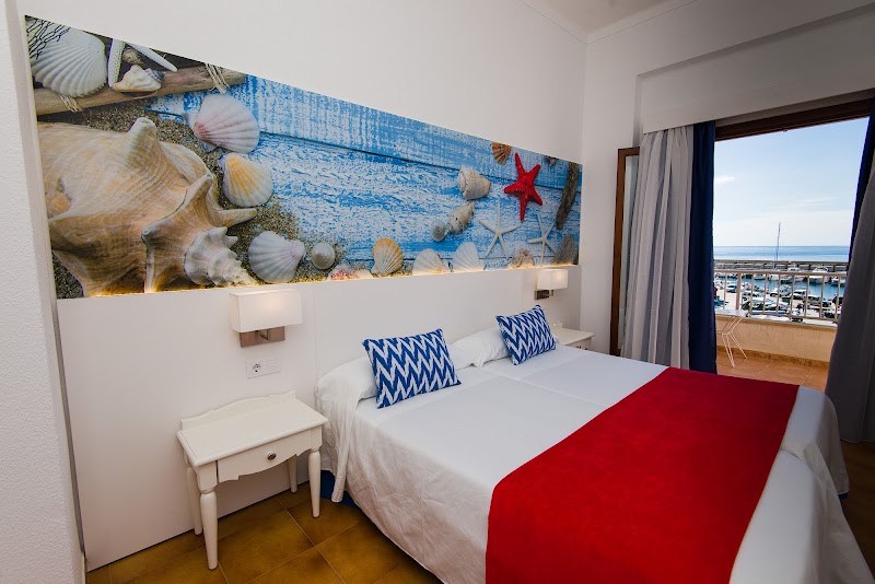Hostal Cala Ratjada photo 2