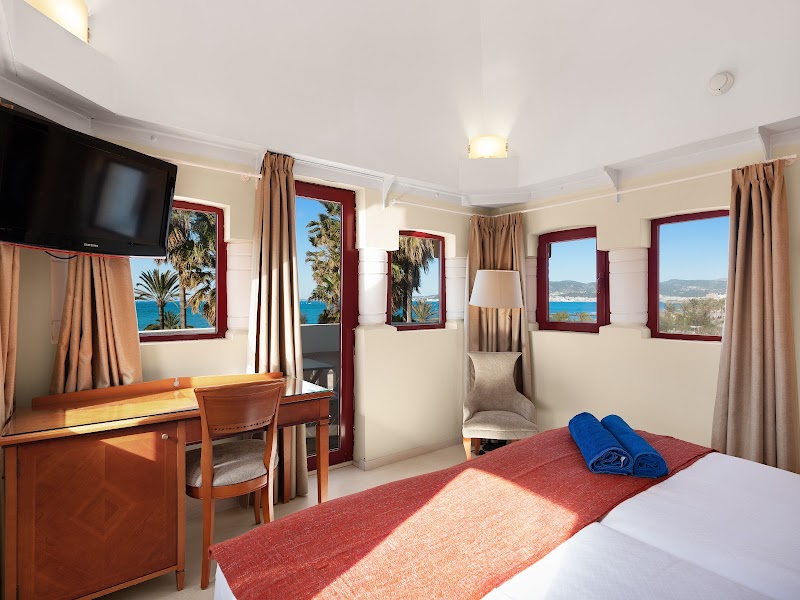Hotel Ciutat Jardi photo 8
