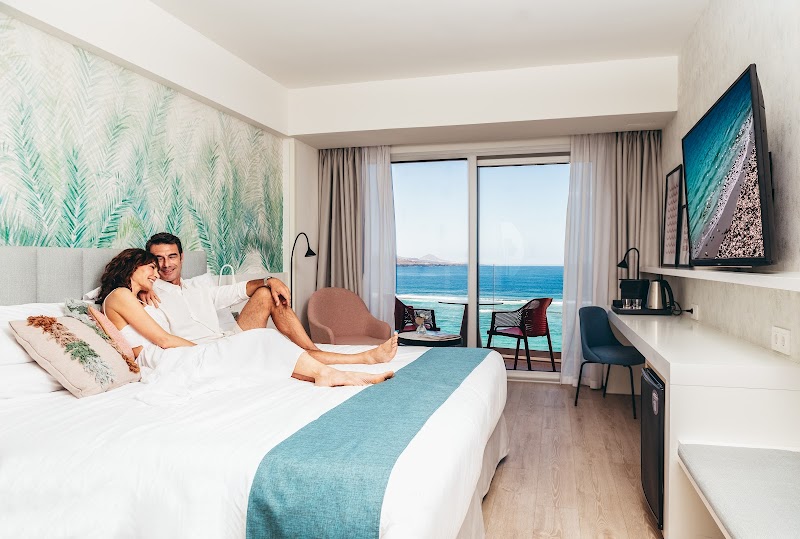 Hotel Cristina by Tigotan photo 2