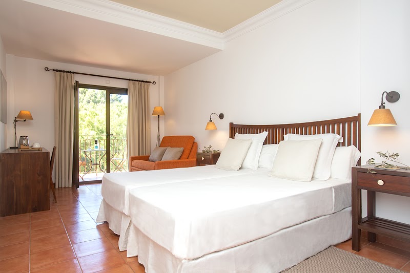 Hotel Es Port photo 2