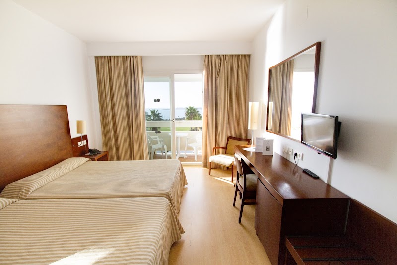 Hotel Garbí Costa Luz photo 2