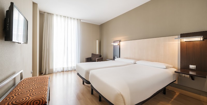 Hotel ILUNION Auditori photo 5