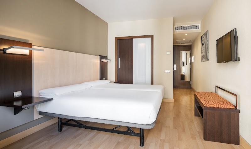 Hotel ILUNION Auditori photo 9