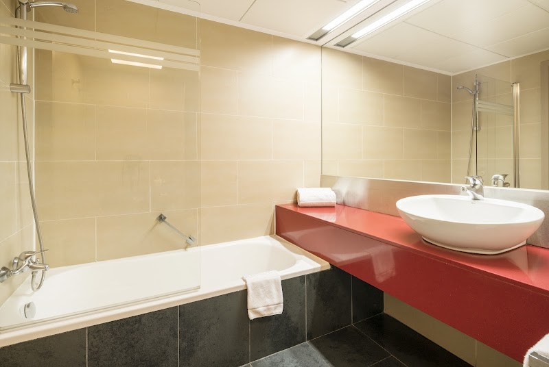 Hotel ILUNION Barcelona photo 4
