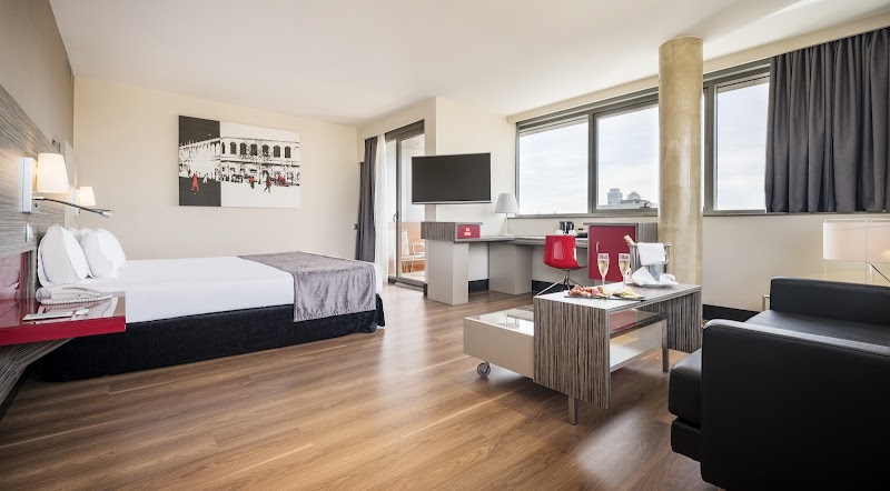 Hotel ILUNION Barcelona photo 10