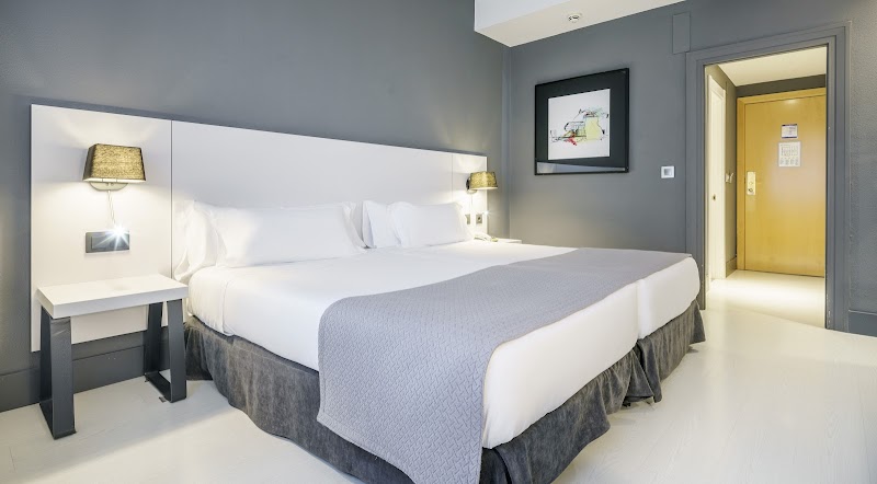 Hotel ILUNION Bilbao photo 4