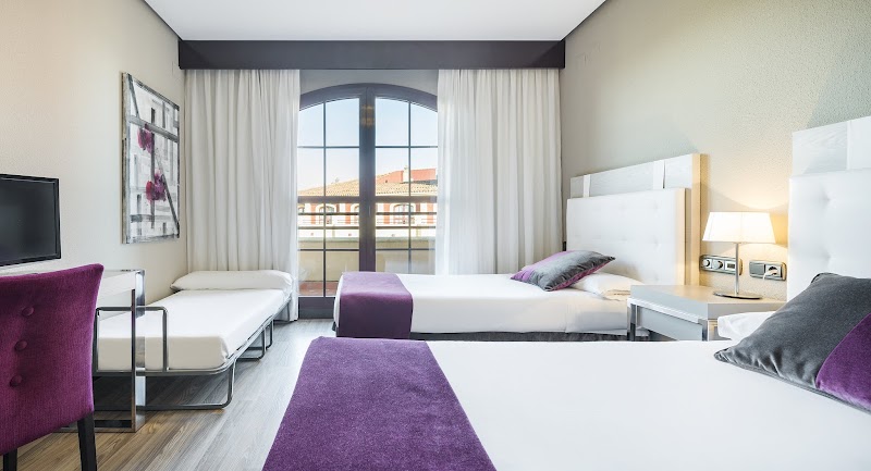 Hotel ILUNION Golf Badajoz photo 2