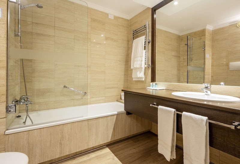 Hotel ILUNION Islantilla photo 4