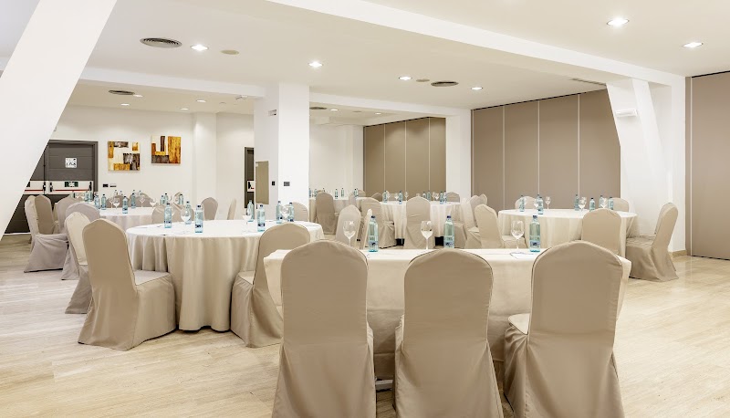 Hotel ILUNION Islantilla photo 9