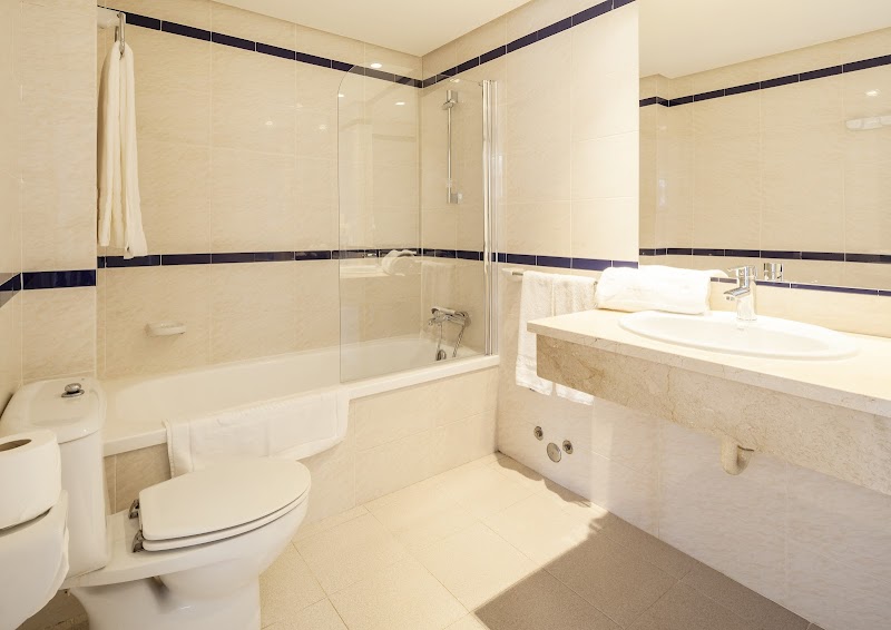 Hotel ILUNION Menorca photo 9