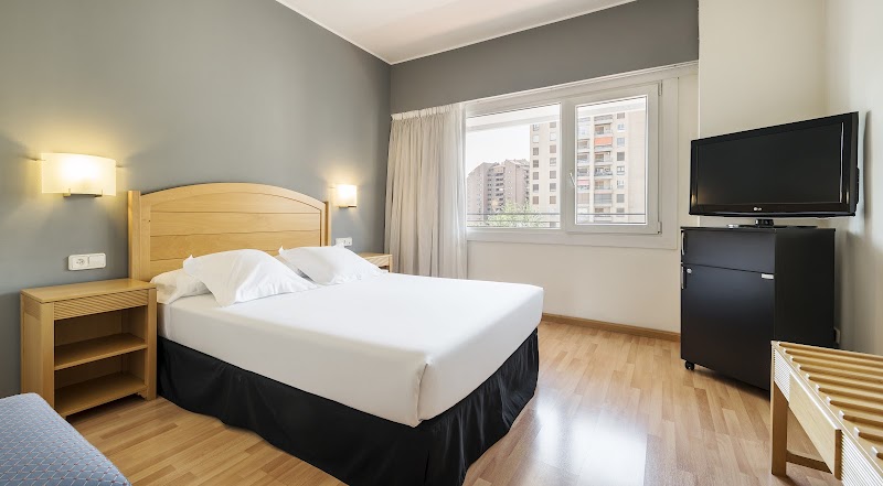 Hotel ILUNION Romareda photo 5