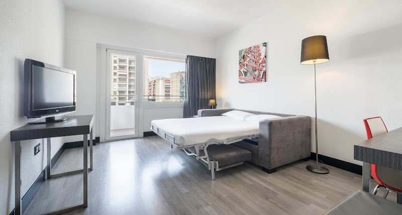 Hotel ILUNION Romareda photo 8